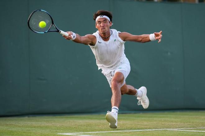 陷入困境的 陷入困境的