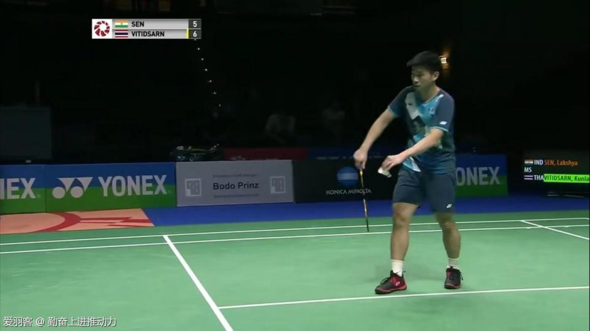 其表现为中 其表现为中