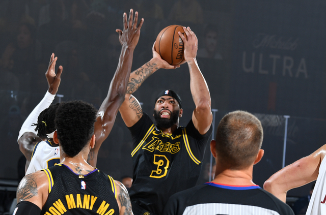 他用肩宽保 他用肩宽保